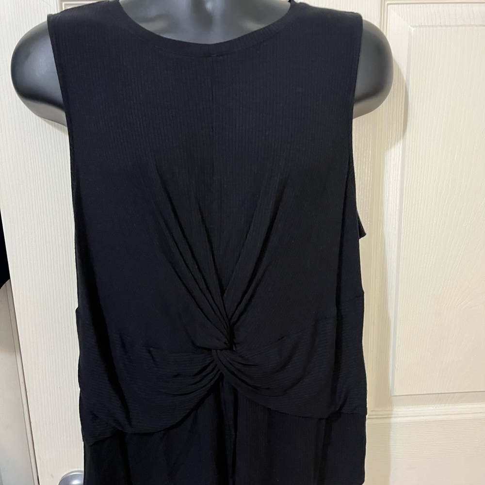 Vera Wang Black Sleeveless Twist Front Top